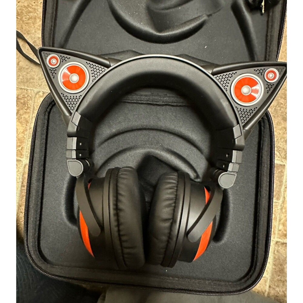 Brookstone Wired Cat Ear Headphones Speakers w/cables, Mic w/Case